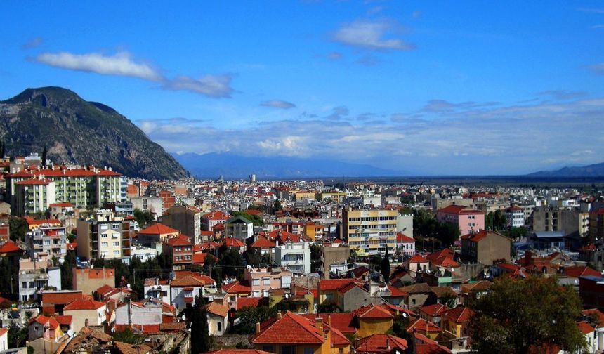 Bozdoğan İlçesinde Toprağa Şekil Veren Ustaların Asırlık Zanaatı Geleceğe Taşınıyor